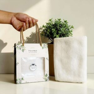 ผ้าขนหนูเช็ดผม-เกรด A cotton 100% ขนาด 15x30 นิ้ว สีขาว แพ็คกล่อง +โบว์ +สติ๊กเกอร์- รหัส SK 79